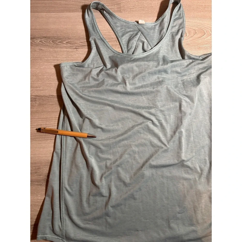 Lululemon 2 Essential‎ Tank Top Racerback Tulip Back Athletic Athleisure Yoga